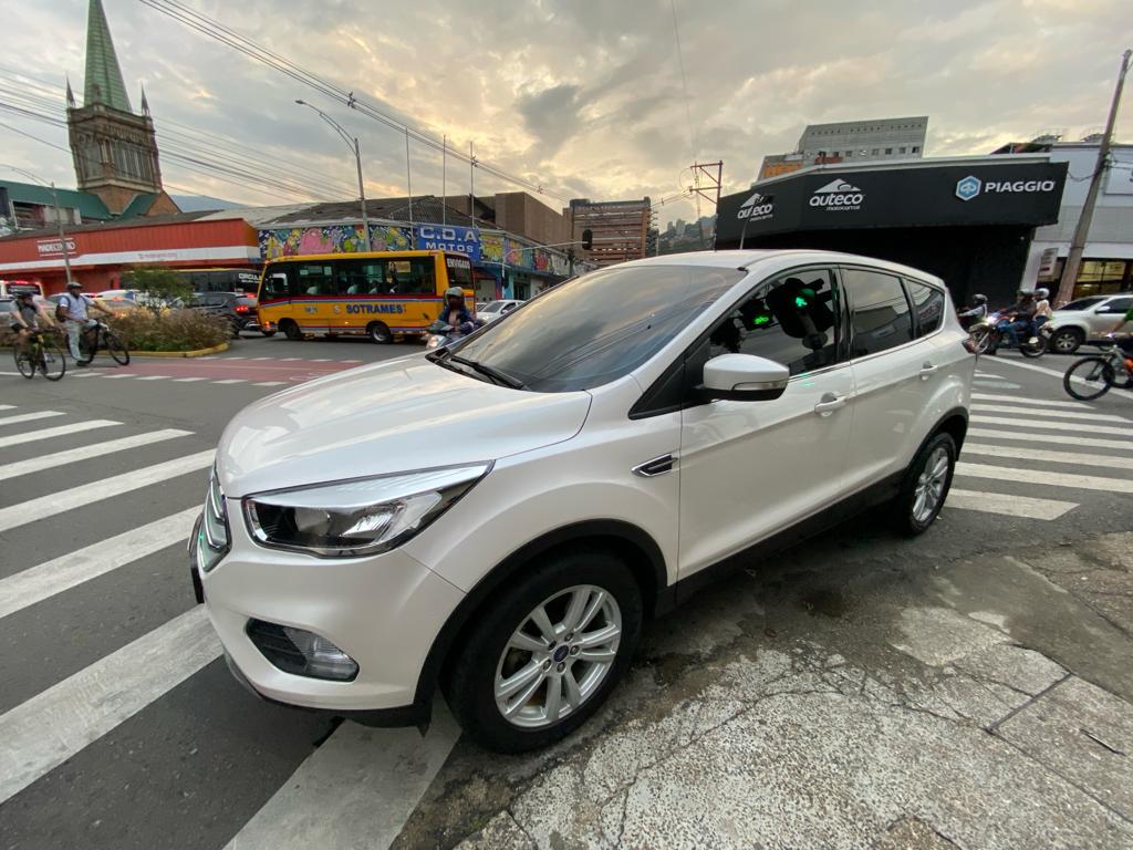 FORD ESCAPE SE AT