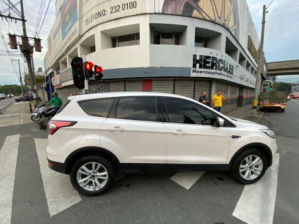 FORD ESCAPE SE AT