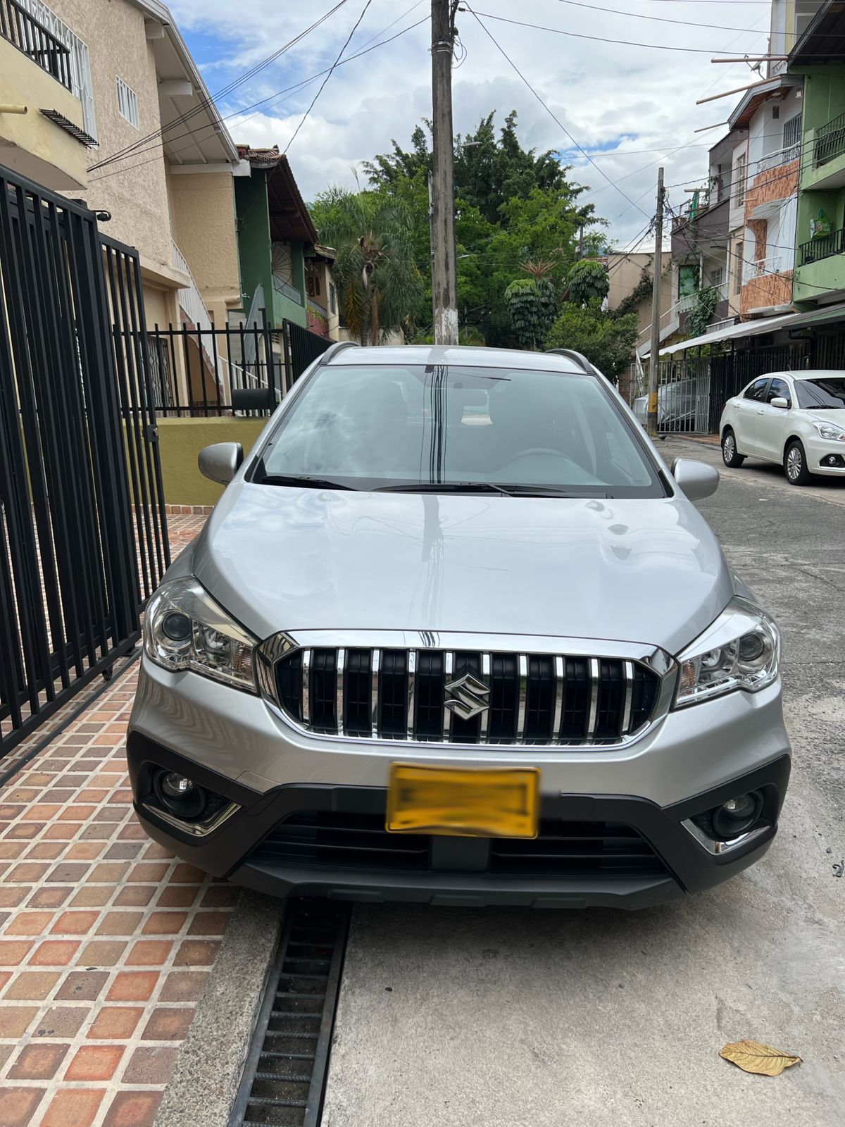 SUZUKI S-CROSS GL 2WD MT