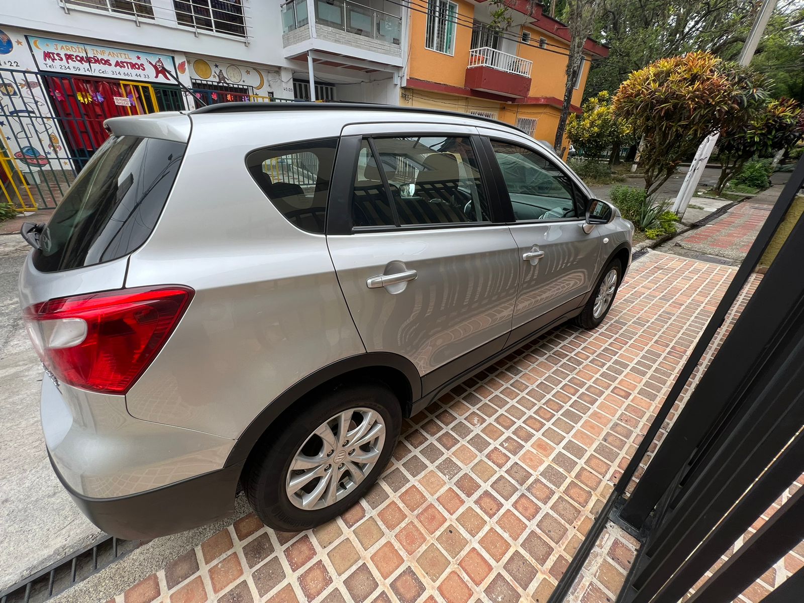 SUZUKI S-CROSS GL 2WD MT