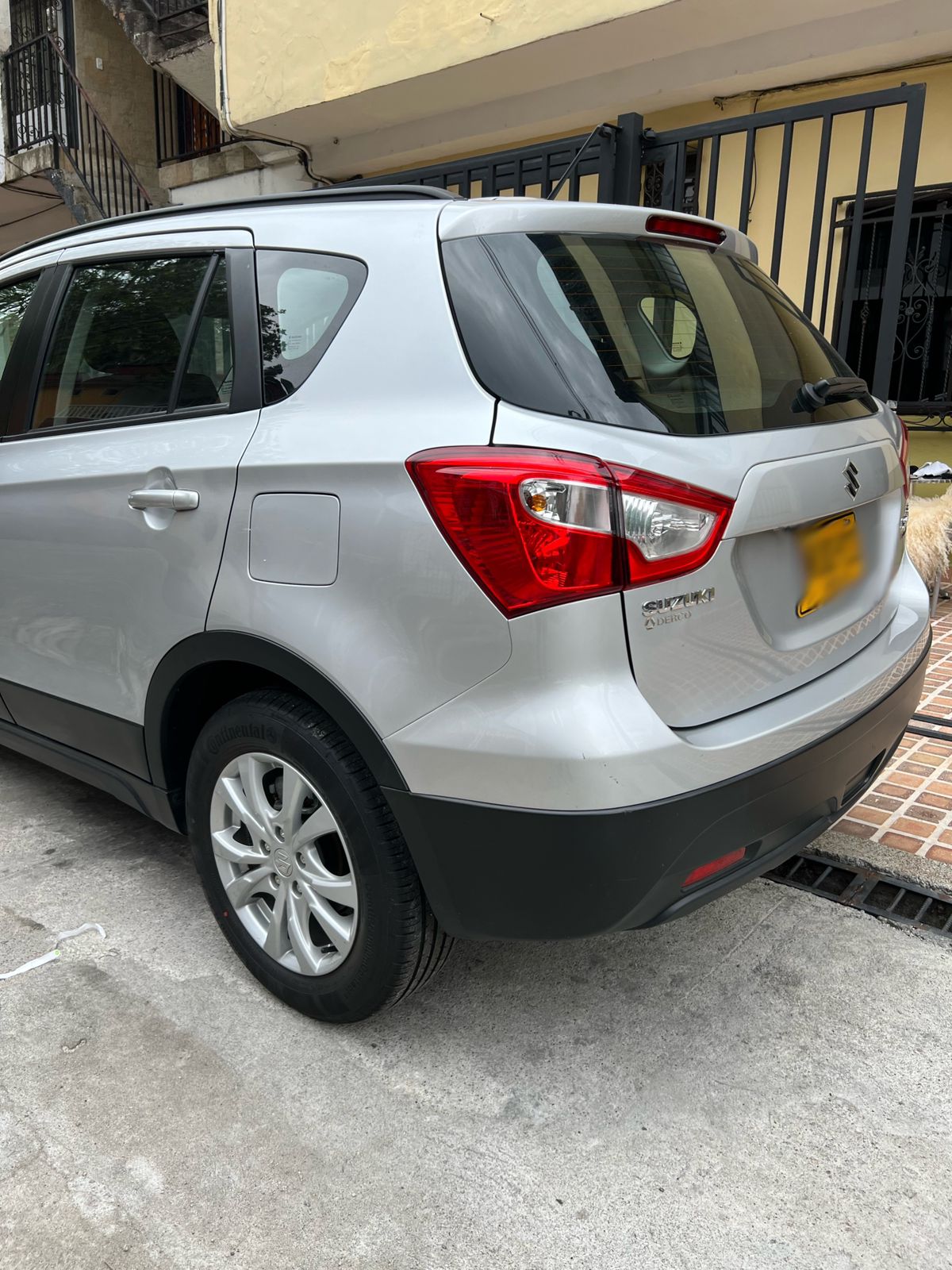 SUZUKI S-CROSS GL 2WD MT