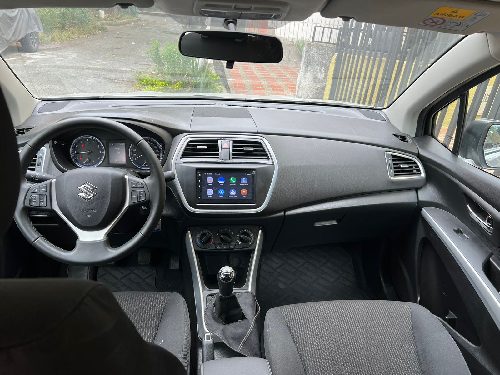 SUZUKI S-CROSS GL 2WD MT